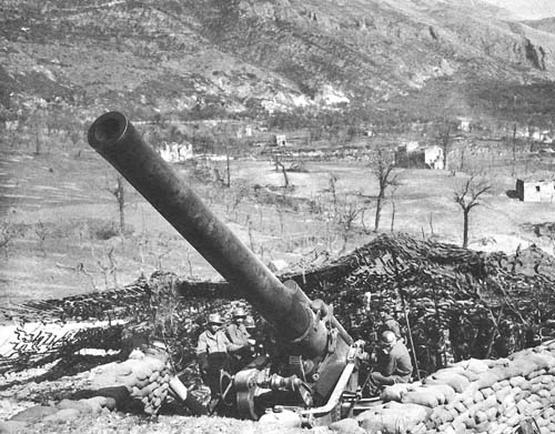 Photo:  240-mm. howitzer in the San Vittore area