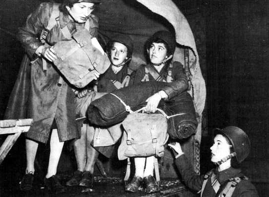 WAGS ARRIVING AT CASERTA, ITALY, 17 November 1943.