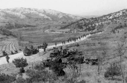 Photo, 65th Infantry, 3d Infantry Division withdraws to Line Utah